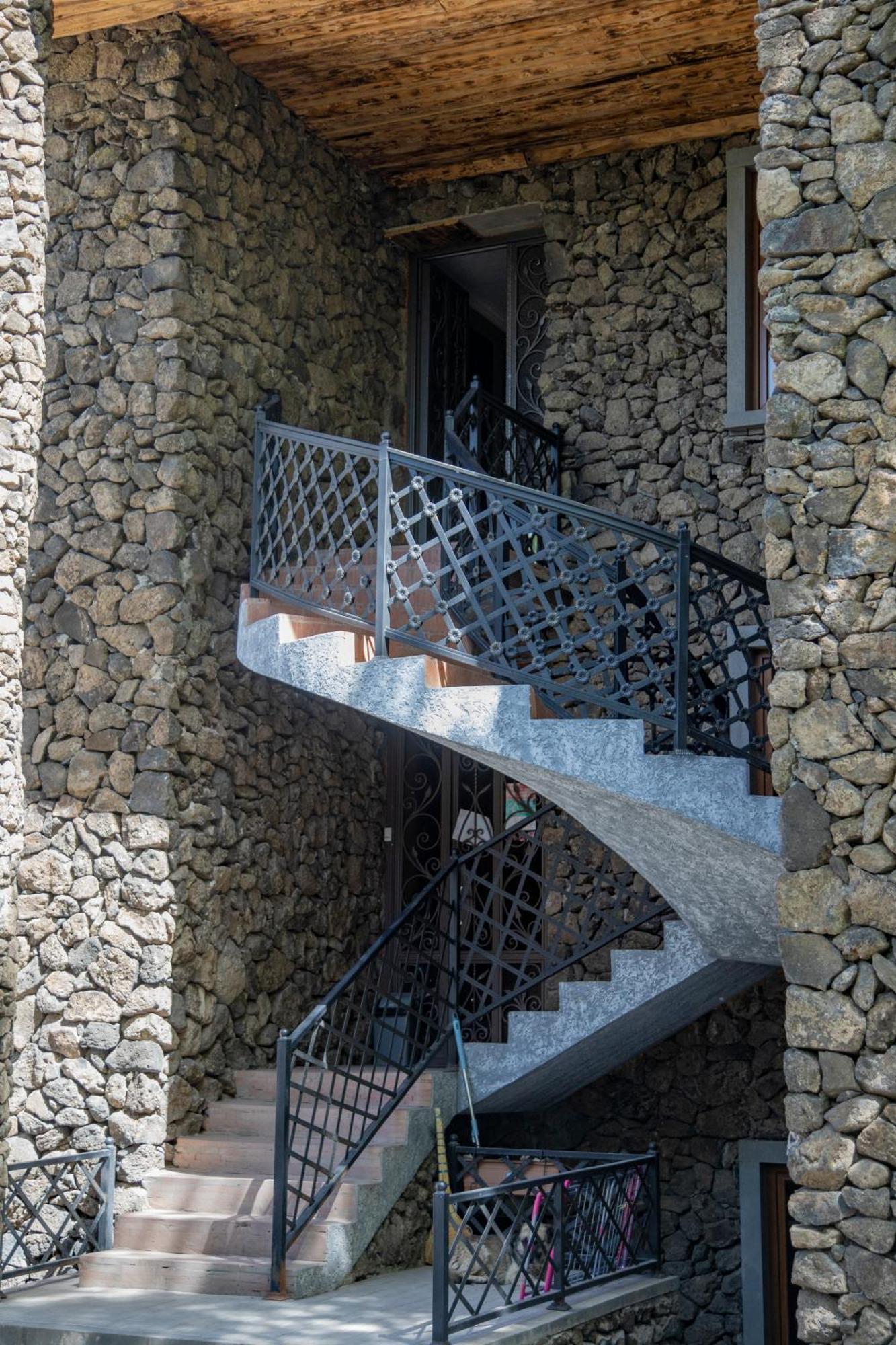 Fish Hotel Akhalkalaki Exterior photo